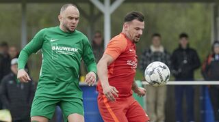 Steven Schreck (rechts) war zuletzt bei der SG Viernheim am Ball und verstärkt in der Rückrunde den A-Ligisten ASV Feudenheim.