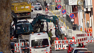 Ein Bagger hat eine Leitung bei T 4 / T 5 in der Mannheimer Innenstadt beschädigt.