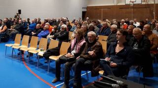 Mehr als 100 Interessierte kamen in die Mehrzweckhalle zum Infoabend zum Thema Windenergie.