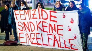 Eine Demonstration gegen Femizide im vergangenen Herbst. Anlass war die Tötung einer jungen Frau in Hannover.
