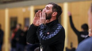 Der langjährige Spieler Sven Rüffer ist seit Donnerstagabend vom Co- zum Cheftrainer des Badenligisten TV Friedrichsfeld aufgerückt.
