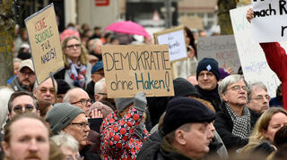 Demo gegen Rechts auf dem Berliner Platz in Ludwigshafen
Foto Thomas Troester