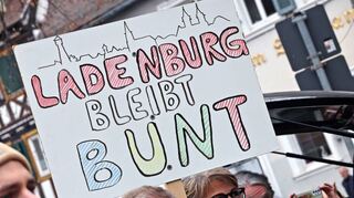 Diese Aussage ist auch explizit auf ein Schild geschrieben. Es gehört der Vorsitzenden des Ladenburger Garango-Vereins, Karola Liebrich.