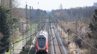 Zwischen Frankfurt und Mannheim ist der Bahnverkehr nach einem Metalldiebstahl weiter eingeschränkt.