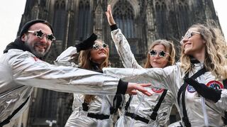 Klar, bei der Straßenfastnacht in Köln – wie hier vor dem Dom – wird sich kostümiert. Aber wie halten es die Menschen in Mannheim mit dem Verkleiden?