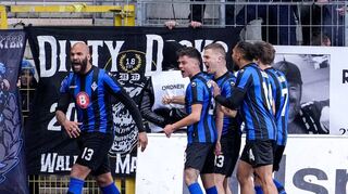 Terrence Boyd (links) feiert seinen Treffer zur 1:0-Führung. Es war bereits sein drittes Tor im vierten Spiel für den SV Waldhof.