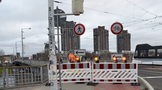 Seit Montag wird auf der Mannheimer Kurpfalzbrücke gebaut.