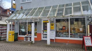 Ein Unbekannter hat am Montagmittag diese Postfiliale in Neckarbischofsheim ausgeraubt.