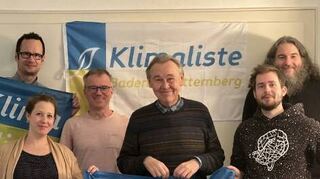 Patrick Bernhagen (v.l.) ( Platz 5), Jessica Martin (2), Martin Ruff, Joachim Lyschik (1), Lukas Krasnogor (3) und Cyrus Mobasheri (Bundesvorsitz).