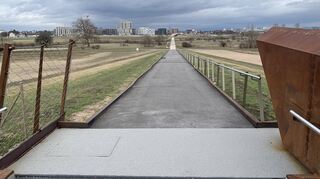 Die großen Weiten im Westen des Spinelli-Geländes waren vom Panoramasteg aus für einige Zeit frei begehbar. Nun ist der Zugang wieder geschlossen.