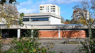 Die Gebäude der Geschwister-Scholl-Schule auf der Vogelstang sind ziemlich in die Jahre gekommen.