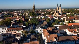 Wie kann ich errechnen, ob eine Mietforderung angemessen ist, da gibt der Mietspiegel der Stadtverwaltung Anhaltspunkte. Der wurde jetzt ganz neu überarbeitet.