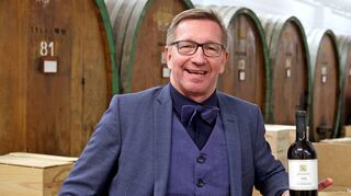 Weiß so ziemlich alles über Wein: Bernhard Wolff sieht sich als Botschafter der hiesigen Winzer – und seines Arbeitgebers, der BASF.