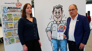 Unfallopfer Helena und der frühere Mannheimer Verkehrspolizeichef Dieter Schäfer stellen das Buch „Max Achtzig – 40 Tonnen Verantwortung“ vor.
