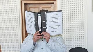 Der verurteilte Doppelmörder Ramazan G. zu Beginn des neuen Prozesses vor dem Frankenthaler Landgericht.