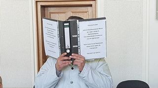 Der verurteilte Doppelmörder Ramazan G. zu Beginn des neuen Prozesses vor dem Frankenthaler Landgericht.