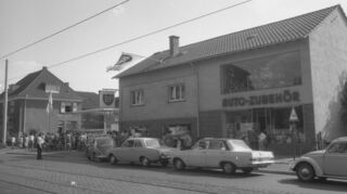 Großereignis 1966 auf der Rheinau: Mega-Star Peter Frankenfeld zieht die Massen an.