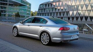 Eines der Auslaufmodelle: der Passat mit Stufenheck. Vom neuen Passat gibt es nur noch einen Kombi.