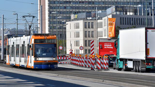 Auf der Adenauerbrücke fahren nächste Woche keine Straßenbahnen
