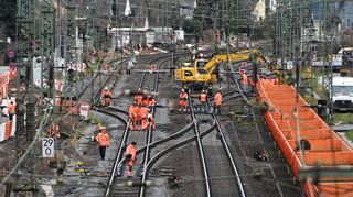 So wie hier in Biblis soll es ab Mitte Juli an noch viel mehr Stellen entlang der Riedbahn zwischen Mannheim und Frankfurt aussehen.