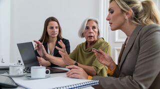 Dicke Luft: Ein schlechtes Arbeitsklima kann die Zufriedenheit im Job beeinträchtigen.