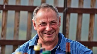 Helmut Darting, wie man ihn in Bad Dürkheim kennt: 42 Jahre lang brannte er für den Beruf des Winzers. Nun verkauft er seinen letzten Jahrgang.