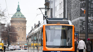 Wegen Fahrermangel fallen in Mannheim immer wieder Straßenbahnen aus. Nun will die RNV mit Studierenden die Lücken schließen.