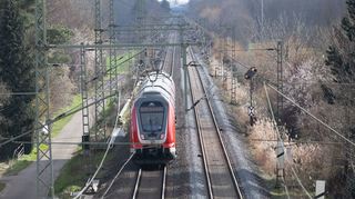 Der Bahnverkehr rund um Ludwigshafen ist eingeschränkt (Symbolbild)