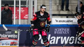 Tobias Fohrler von Team Deutschland beim warm up vor dem Spiel zwischen Deutschland und Dnemark am 09.11.2023 in Landshut, Deutschland. (Foto von Marco Leipold / City-Press GmbH Bildagentur)