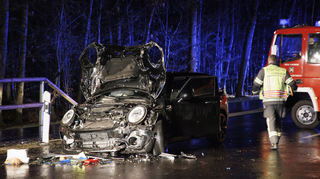 Auf der L3111 zwischen Viernheim und Lampertheim-Hüttenfeld hat sich am Donnerstagabend ein schwerer Unfall ereignet.