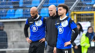 Enttäuschung nach dem Derby-Fiasko: Die Waldhöfer Terrence Boyd, Marcel Seegert und Jalen Hawkins.