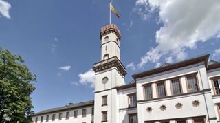 Aktuell wird die Idee diskutiert, Schloß Rennhof oder einen Teil des Komplexes in ein „kulturelles litauisch-deutsches und europäisches Begegnungszentrum sowie in eine Tagungsstätte“ umzuwandeln.
