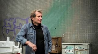 Wenn Gerhard Trabert aus Katastrophengebieten der Welt - etwa vom Seenotrettungsboot-Einsatz im Mittelmeer - nach Deutschland zurückkommt, findet er, dass er nicht mehr in die "Prioritätenliste" der hiesigen Gesellschaft passt.