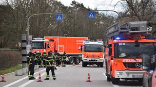Bei einem Brand in Walldorf sind zwei Personen verletzt worden.