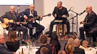 Die Gruppe Braveland um Sänger und Gitarrist Christian Sommer (r.) begleitete neben anderen die Veranstaltung musikalisch.