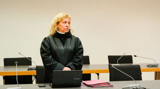 Die Verteidigerin des Mannes: Iris Lemmer.