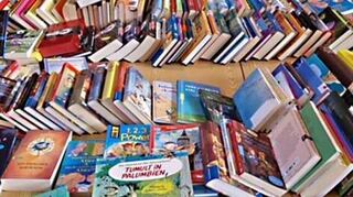 Jede Menge Bücher gibt es beim Markt in der Luther-Kirche.