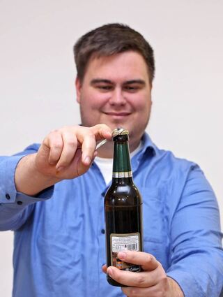 Sebastian Koch lässt den Alkohol im Kühlschrank stehen.