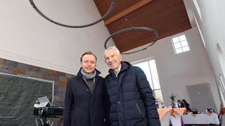 Dustin Dankelmann (l.) und Manfred Lautenschläger freuen sich über die Zusammenarbeit. Im Mühlenhof in Schriesheim öffnet bald das „Raro“.