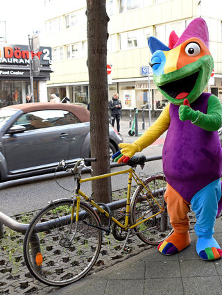Fahrrad abstellen? So schon besser, zeigt das Chamäleon an.