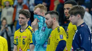 Hängende Köpfe bei den Löwen-Spielern Niclas Kirkelokke (v.l.), David Späth und Jannik Kohlbacher