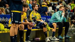 Ein Blick auf die Löwen-Bank sprach am Donnerstagabend Bände: David Móré (v.l.), Olle Forsell Schefvert und David Späth sind nach dem 34:36 bedient.
