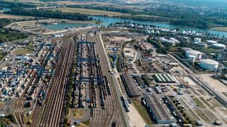 Im Ludwigshafener Kombiverkehrsterminal der BASF dürften in den kommenden Streik-Tagen verstärkt Lkw zum Einsatz kommen.