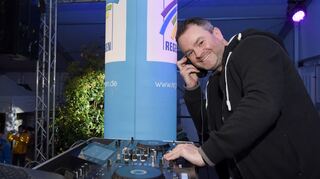 DJ Daniel Enrix auf dem Schriesheim Mathaisemarkt.