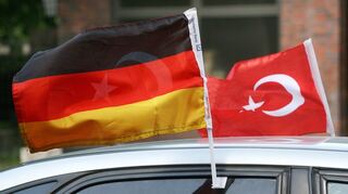 Deutsche und Türken verbindet eine Jahrzehnte lange Beziehung.