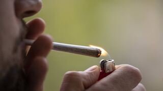 Legal einen Joint rauchen ist bald kein Wunschdenken mehr: Ab voraussichtlich April ist der Anbau zum Eigenkonsum von Cannabis erlaubt.