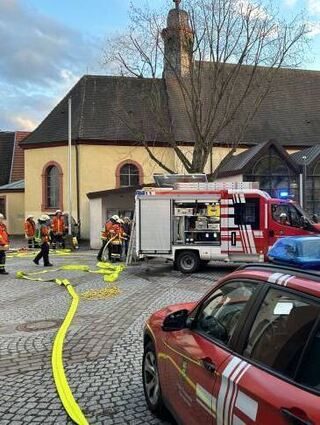 Die Feuerwehr war in der Katholischen Kirche im Einsatz.