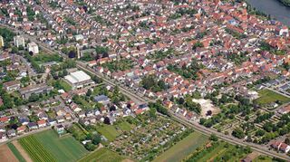 Viele Dächer sind – wie hier in Edingen – noch nicht mit Photovoltaik-Anlagen belegt. Darin steckt ein großes Potenzial.