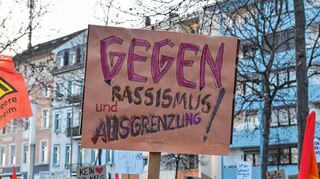 Zuletzt hatten sich am 27. Januar Tausende Menschen in Mannheim versammelt, um gegen Rassismus und Fremdenfeindlichkeit zu demonstrieren.