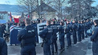 Starkes Polizeiaufgebot am Samstag auf der Rheinau.